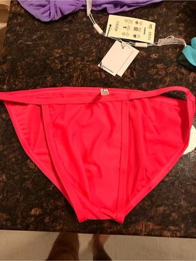 Men’s string bikini speedo